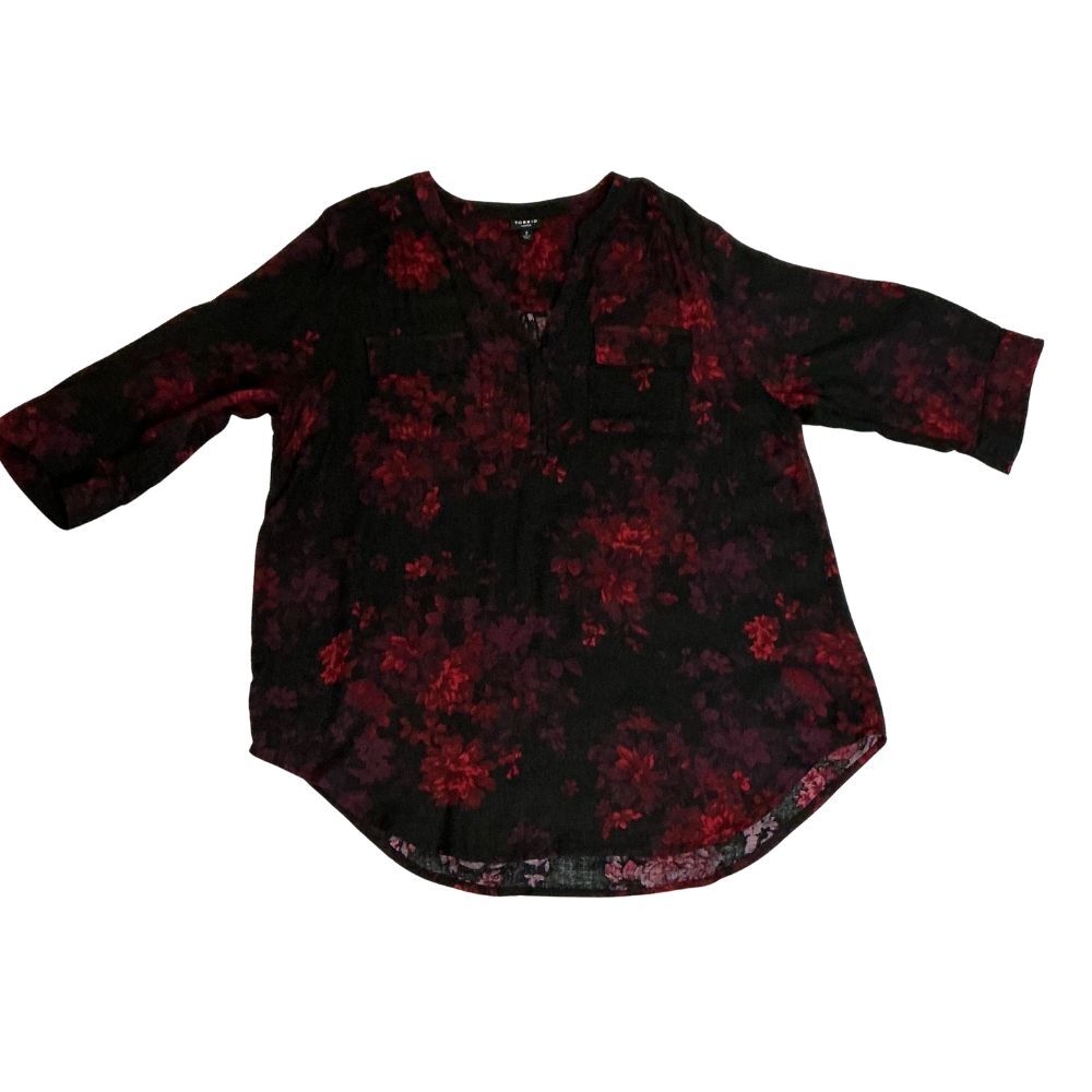 Torrid Harper Dark Floral Blouse Womens Size 2X Black Red Roll Tab Sleeve Gothic